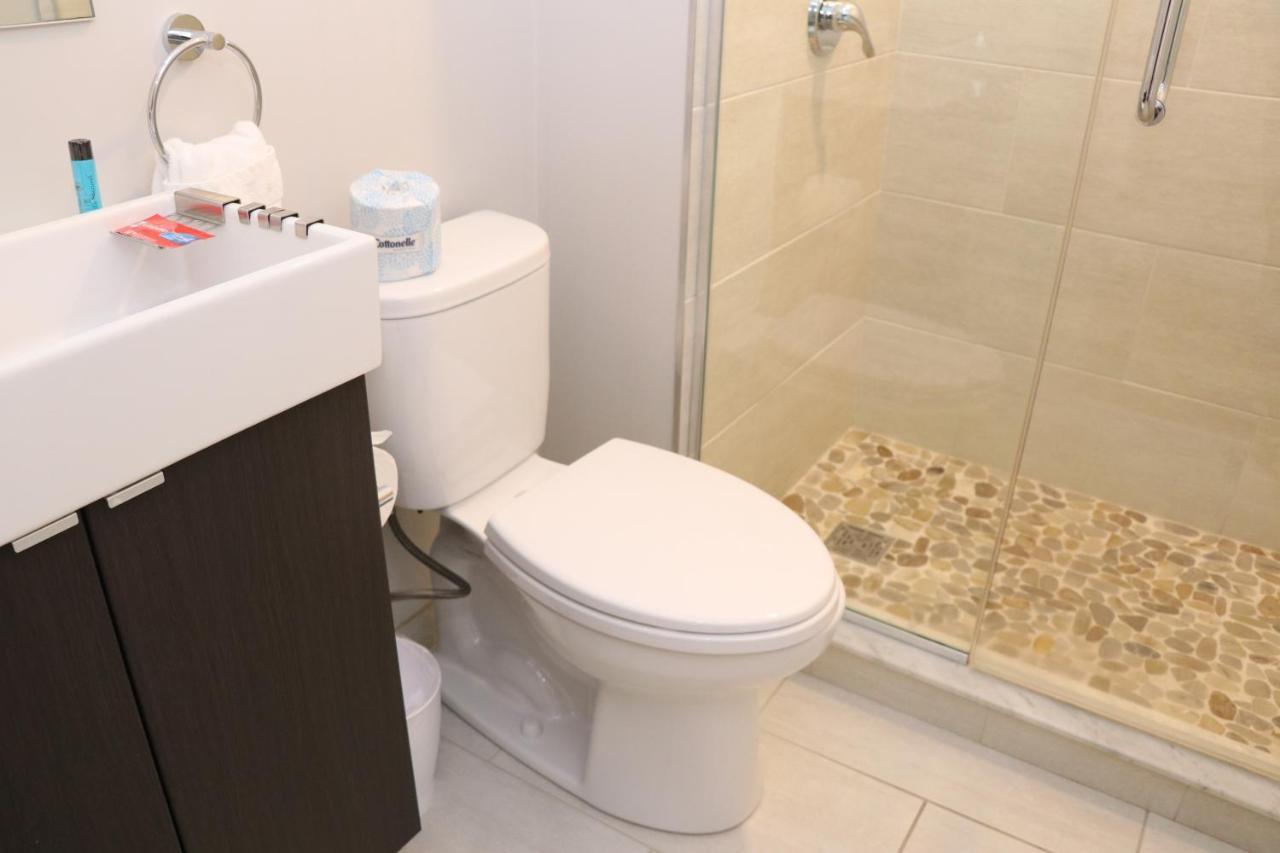 A Stylish Stay W/ A Queen Bed, Heated Floors.. #24 Brookline Exterior photo